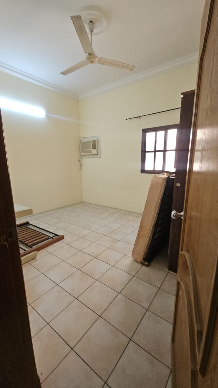 Salmaniya, Apartments, Flats, Houses & Villas, BHD 230/month,  2 BR,  2 Bedroom Semi Furnished Flat For Rent With Ewa