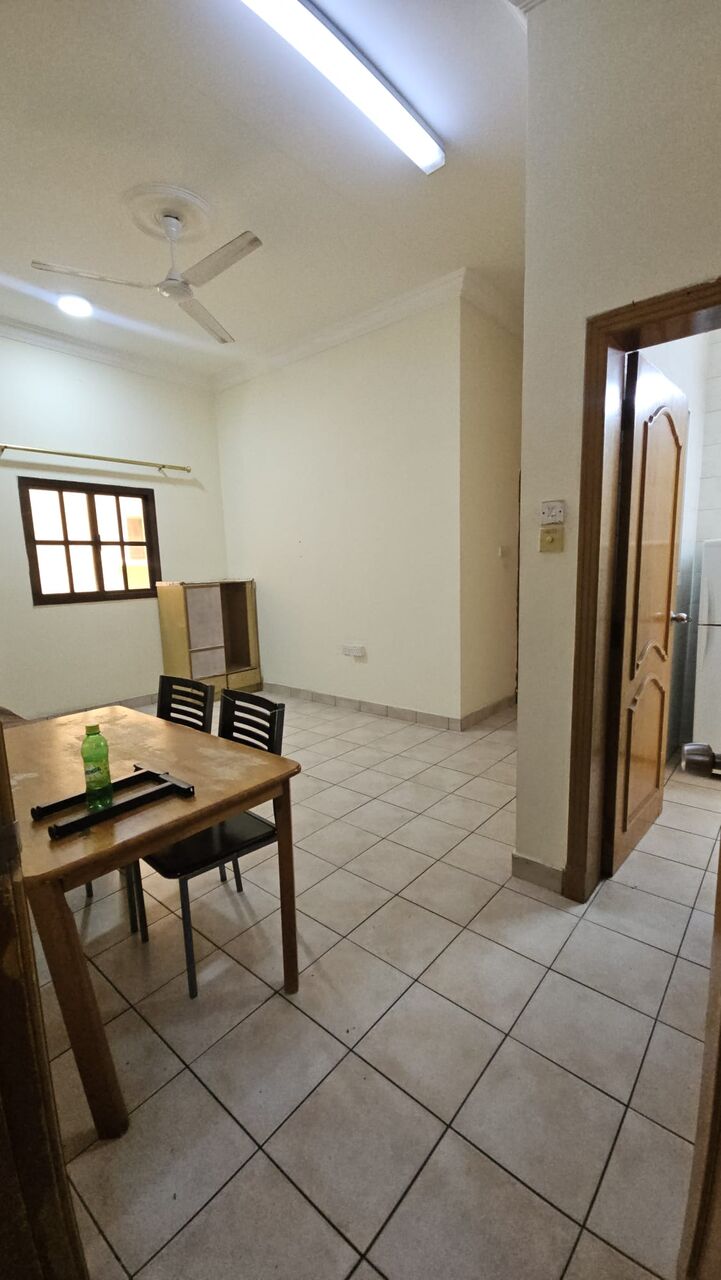 Salmaniya, Apartments, Flats, Houses & Villas, BHD 230/month,  2 BR,  2 Bedroom Semi Furnished Flat For Rent With Ewa
