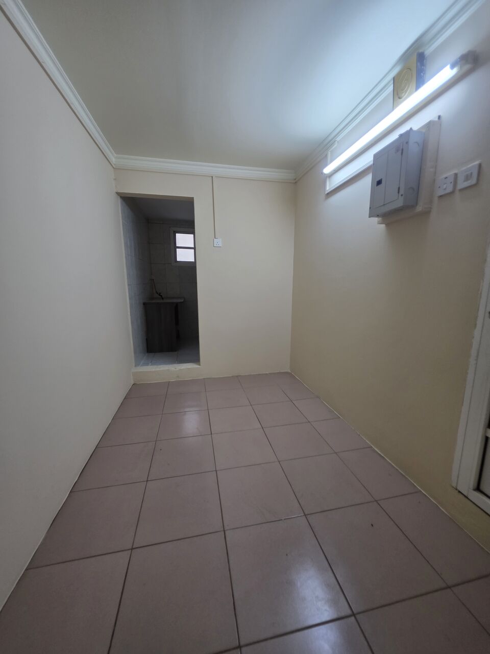 Hoora, Apartments, Flats, Houses & Villas, BHD 130/month,  @1BATHROOM Kitchen With Electricity