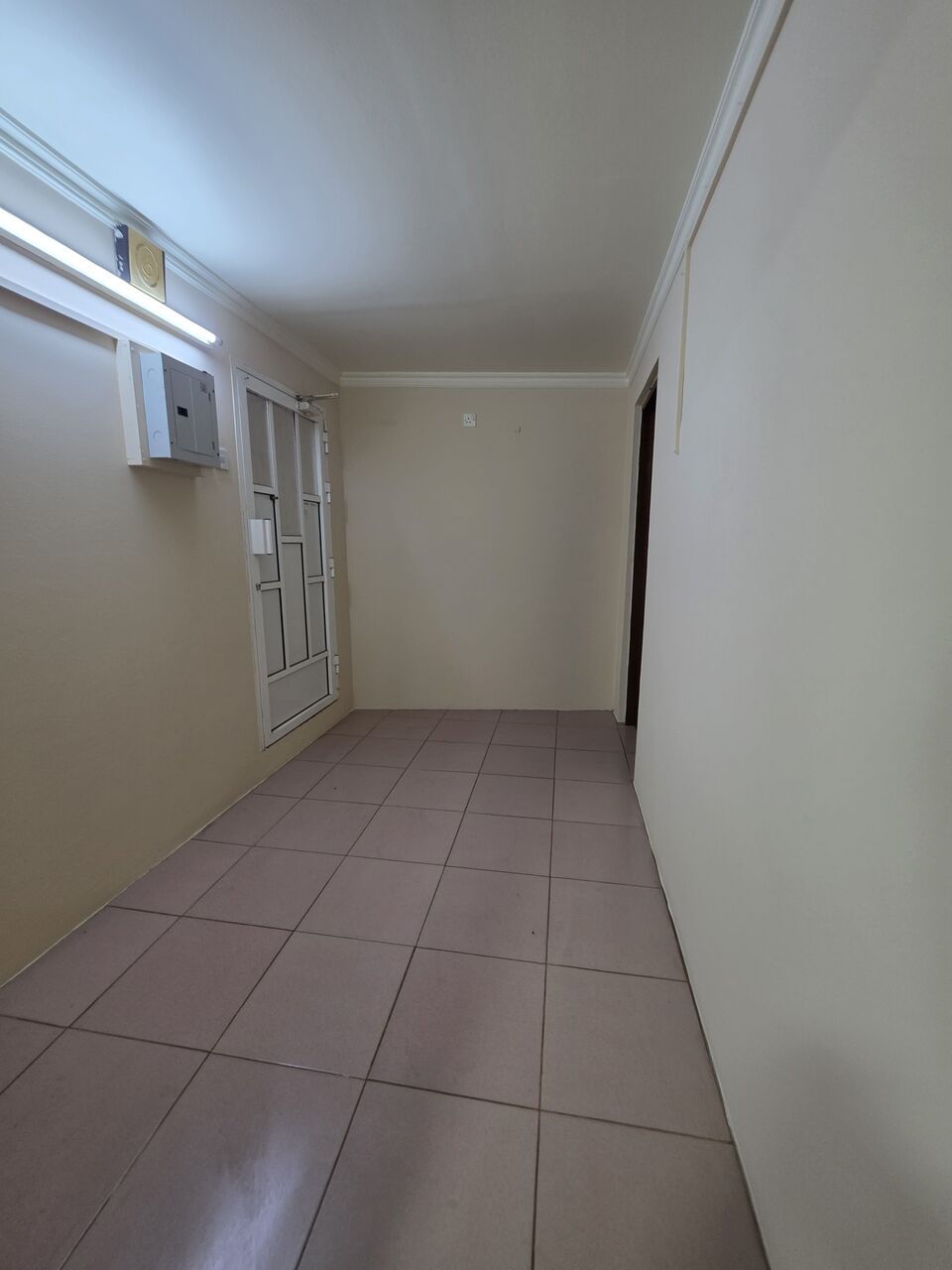 Hoora, Apartments, Flats, Houses & Villas, BHD 130/month,  @1BATHROOM Kitchen With Electricity