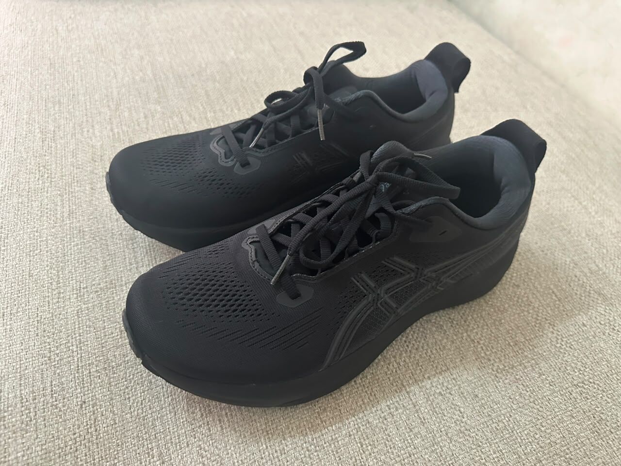 Al Khobar Al Shamalia, Clothing & Accessories, SAR 590,  Asics Gel Kayano 33 Running Shoes Original