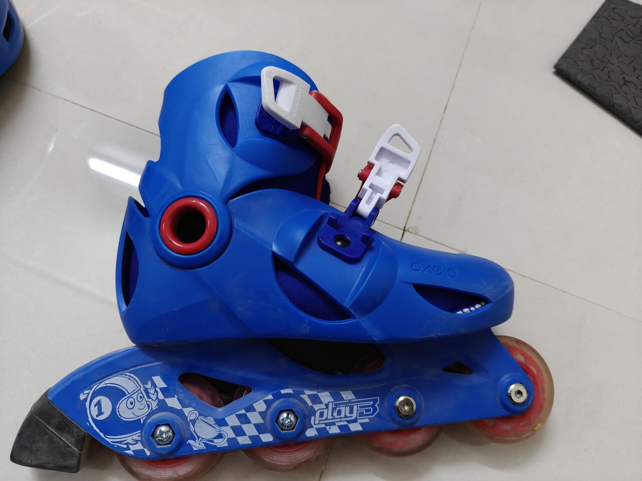 Riyadh, Sporting Goods, SAR 200,  Kids Skating Set With Helmet & Safety Gear &ndash; Size 30&ndash;32