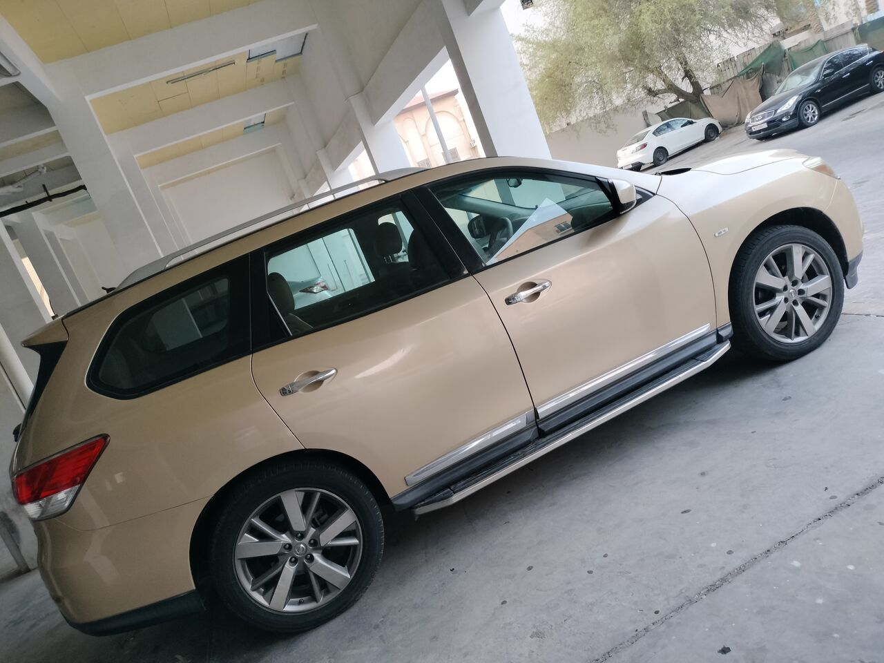 Manama, Vehicles, Cars & Trucks , Nissan Pathfinder,  2013,  Automatic,  100000 KM,    ( 7 Seater Full Option)
