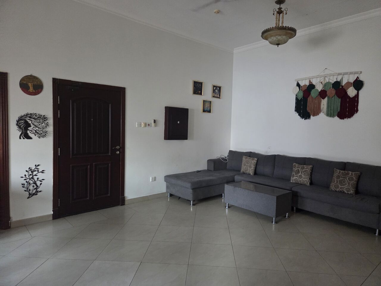 Zinj, Rooms for Rent, BHD 90/month,  Fully Furnished Room Available For Executive Lady