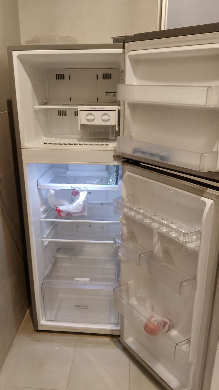 Al Rabwah, Household Items, SAR 2300,  Refrigerator And Furniture