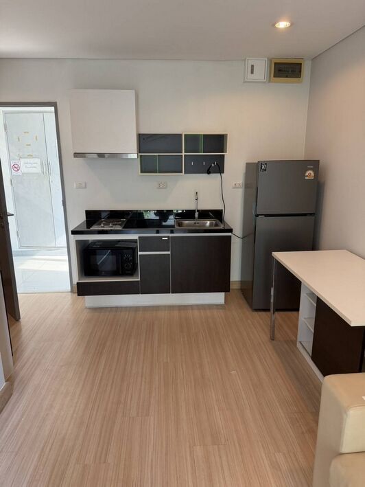 Bangkok, Villas, THB 8000,  32 Sq. Meter,  Serrano Condo Rama 2, Size 32 Sq M., 3rd Floor, Fully Furnished, Near Central Rama 2.