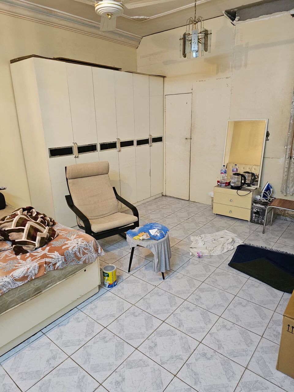 Jeddah, Furniture, SAR 1000,  Room For Rent