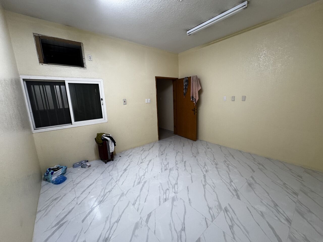 Jubail, Rooms for Rent, SAR 800/month,  1 Room And Sharing Bathroom For Executive Bachelor