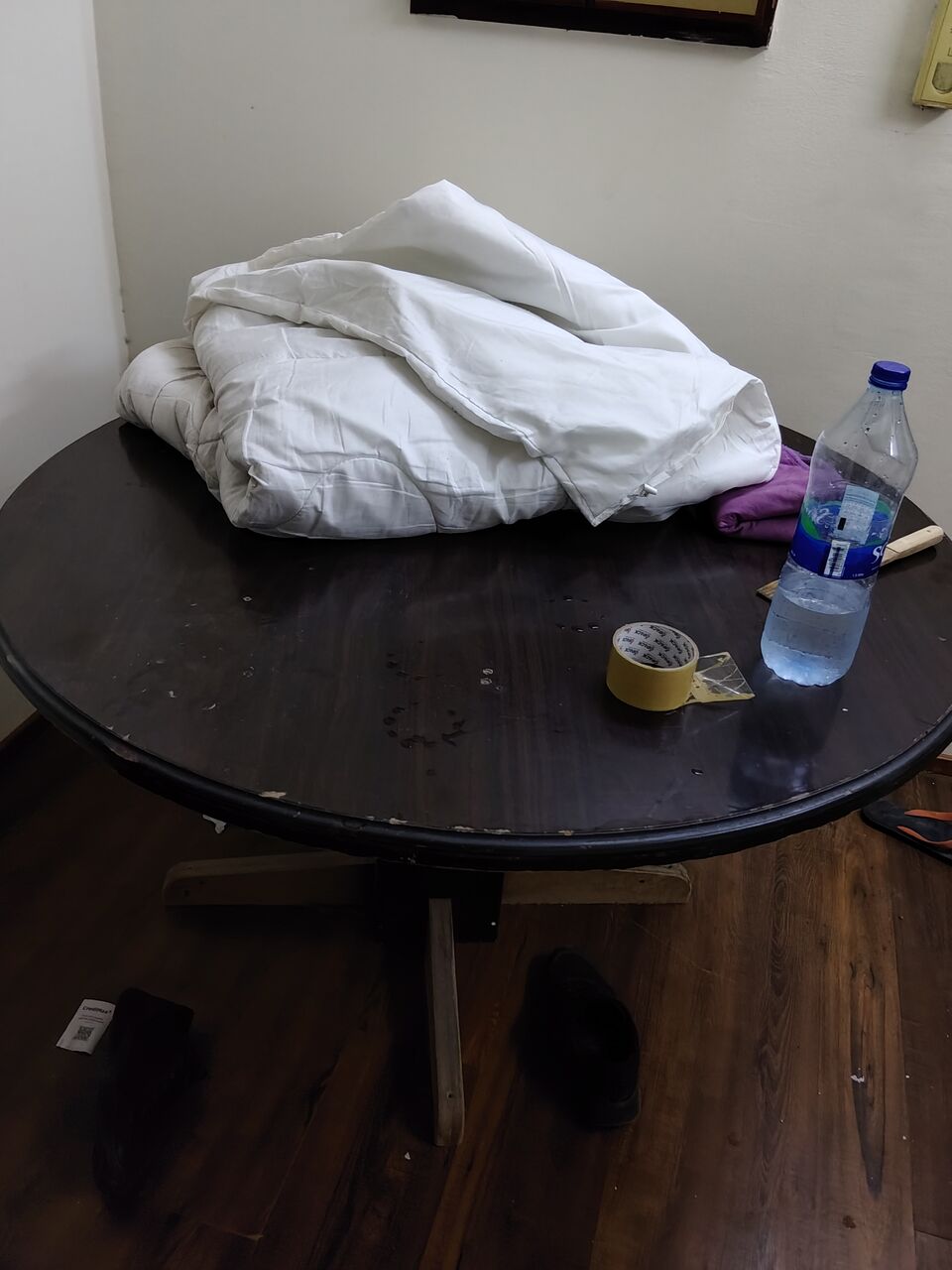 Hidd, Furniture, BHD 10,  Round Table & Two Door Cupboard For Sale