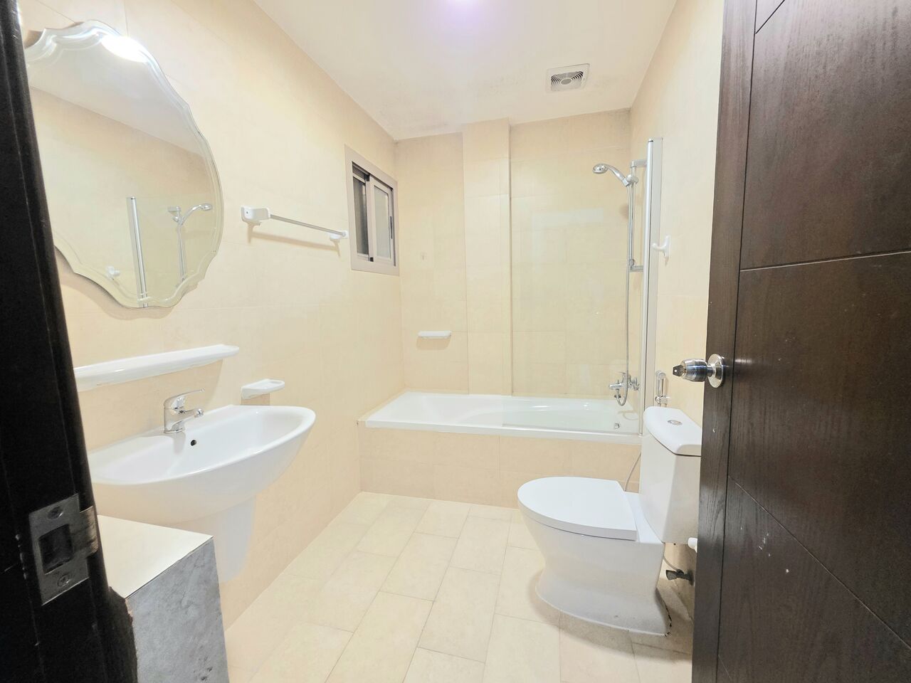 Zinj, Apartments, Flats, Houses & Villas, BHD 350/month,  Furnished,  2 BR,  Spacious 2 Bedroom Fully Furnished Apartment For Rent.