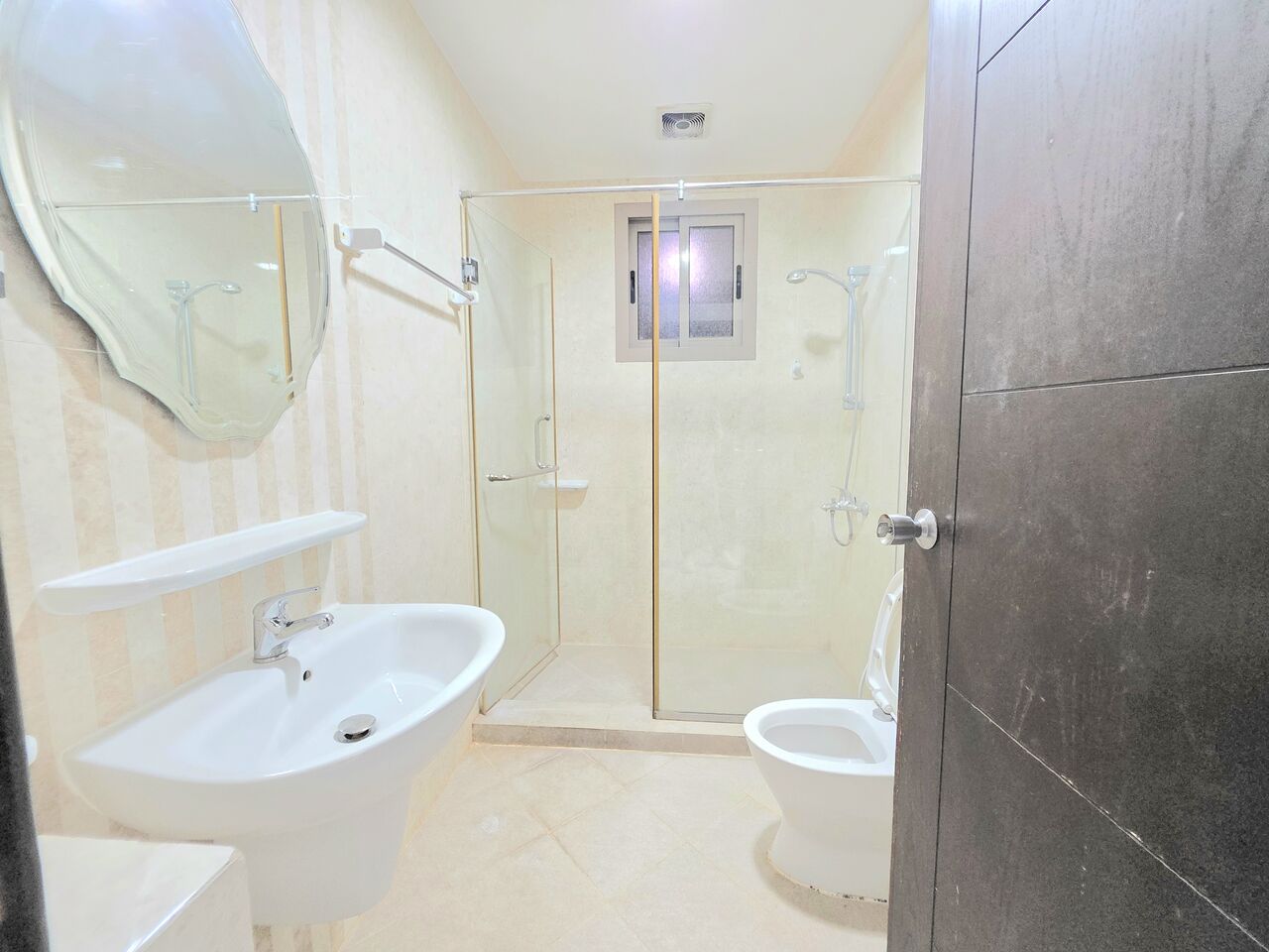 Zinj, Apartments, Flats, Houses & Villas, BHD 350/month,  Furnished,  2 BR,  Spacious 2 Bedroom Fully Furnished Apartment For Rent.
