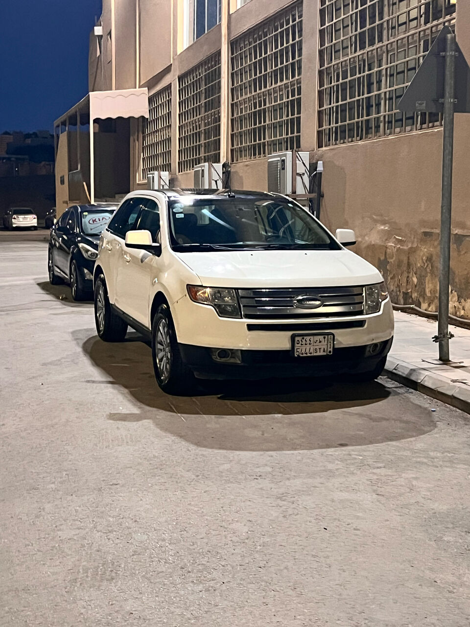 Mughrizat, Vehicles, Cars & Trucks , SAR 10000,  Ford Edge,  2008,  Automatic,  365000 KM,    AWD Full Option SUV Pearl White Is Out For Sale