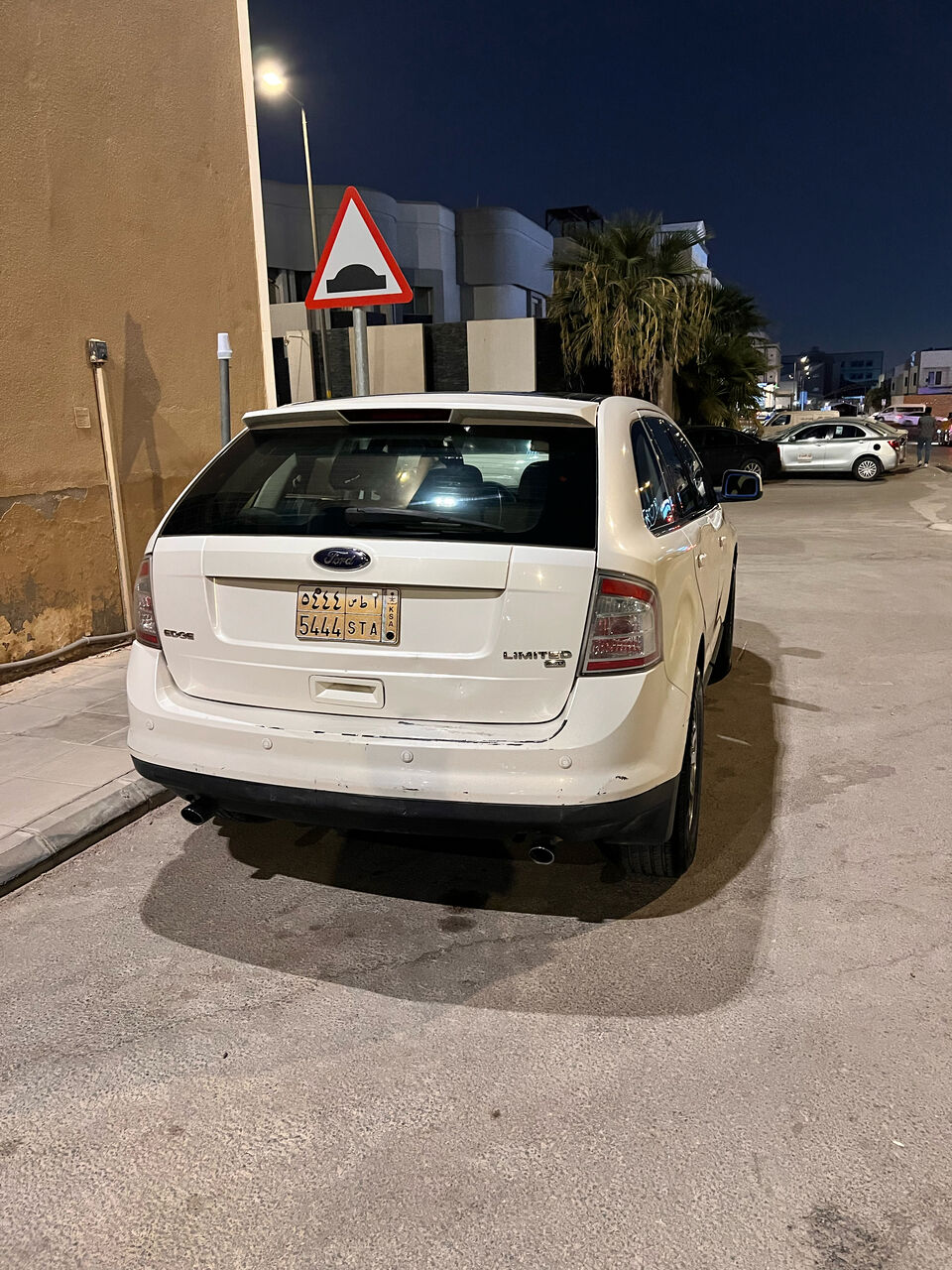 Mughrizat, Vehicles, Cars & Trucks , SAR 10000,  Ford Edge,  2008,  Automatic,  365000 KM,    AWD Full Option SUV Pearl White Is Out For Sale