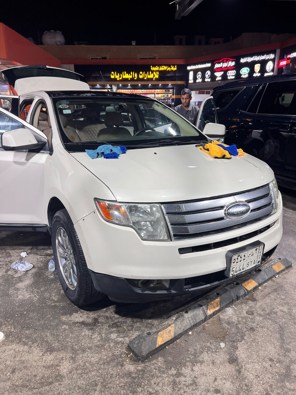 Mughrizat, Vehicles, Cars & Trucks , SAR 10000,  Ford Edge,  2008,  Automatic,  365000 KM,    AWD Full Option SUV Pearl White Is Out For Sale