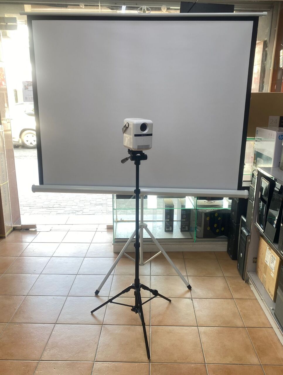 Manama, Tablet Computers, BHD 53,  Bundle Offer New Home Cinema Stereo Karaoke Projector With 2 Mic+Tripod Screen With Stand