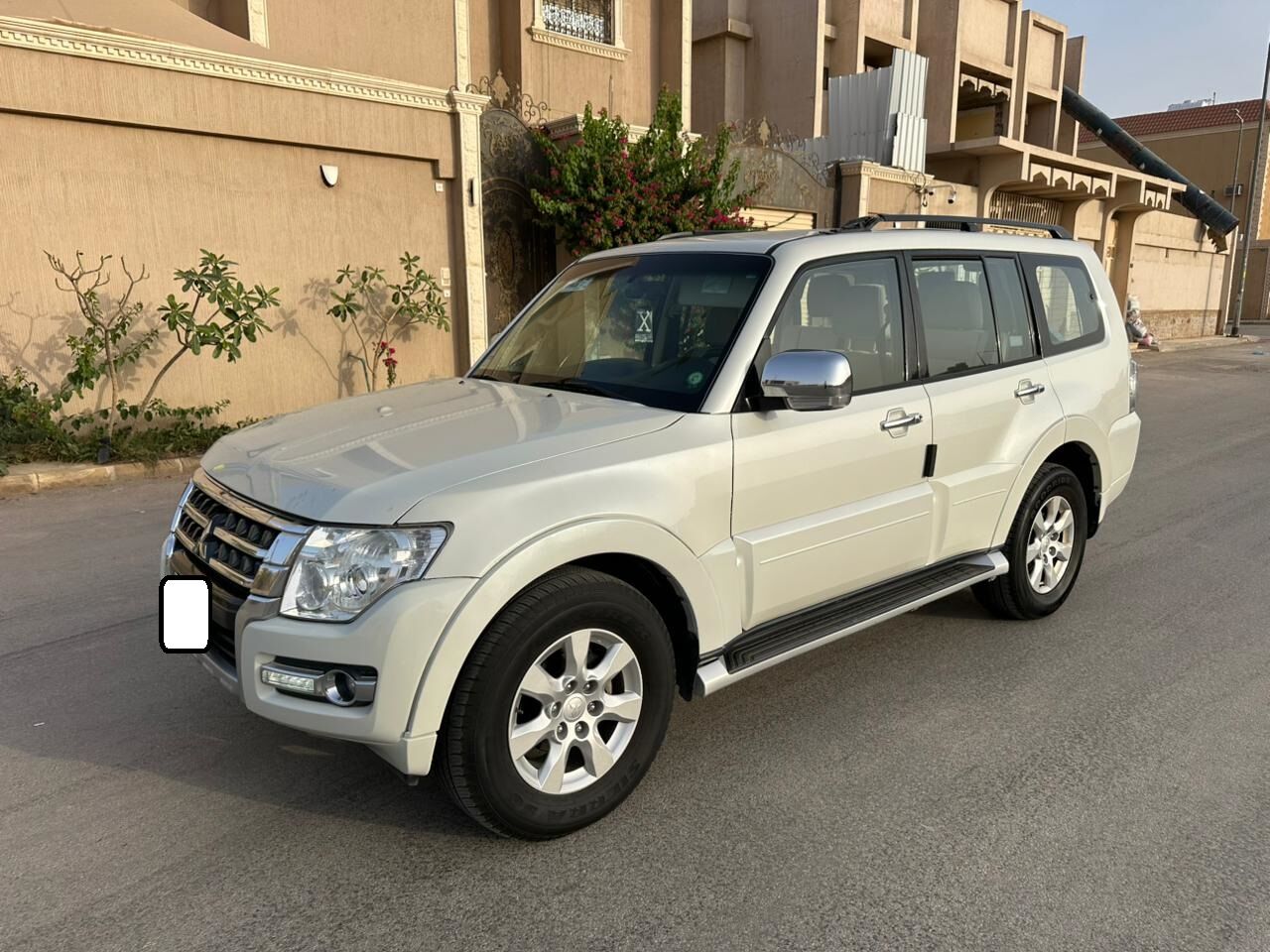 Riyadh, Vehicles, Cars & Trucks , SAR 65000,  Mitsubishi Pajero GLS,  2020,  Automatic,  93000 KM,    Mid Options With 4x4 For Sales (1st Owner)