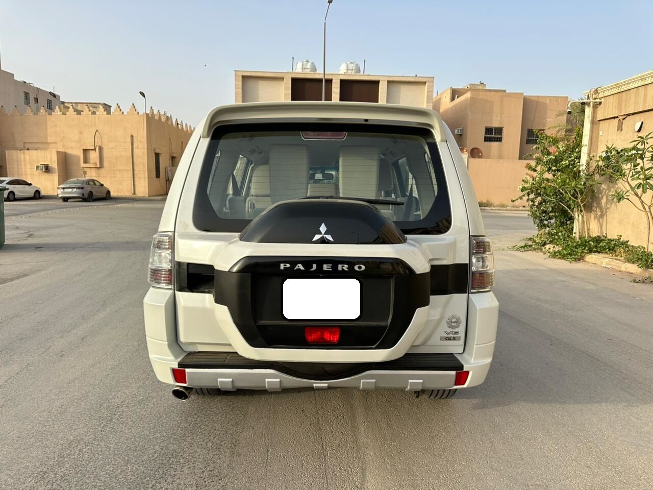 Riyadh, Vehicles, Cars & Trucks , SAR 65000,  Mitsubishi Pajero GLS,  2020,  Automatic,  93000 KM,    Mid Options With 4x4 For Sales (1st Owner)