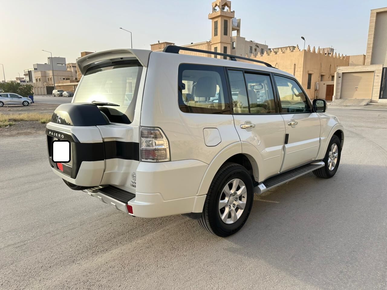 Riyadh, Vehicles, Cars & Trucks , SAR 65000,  Mitsubishi Pajero GLS,  2020,  Automatic,  93000 KM,    Mid Options With 4x4 For Sales (1st Owner)