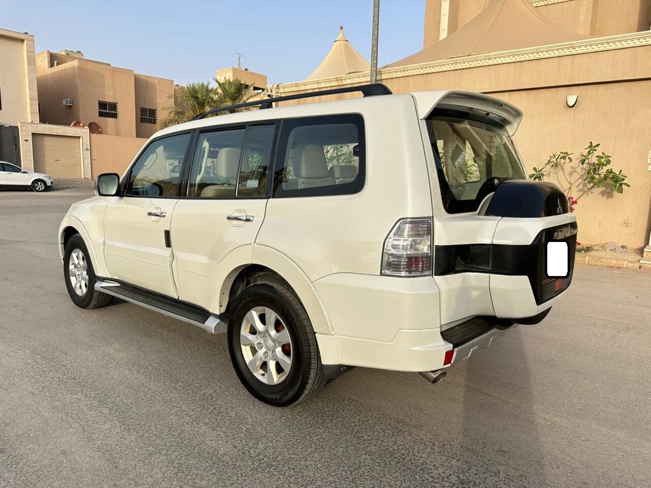 Riyadh, Vehicles, Cars & Trucks , SAR 65000,  Mitsubishi Pajero GLS,  2020,  Automatic,  93000 KM,    Mid Options With 4x4 For Sales (1st Owner)