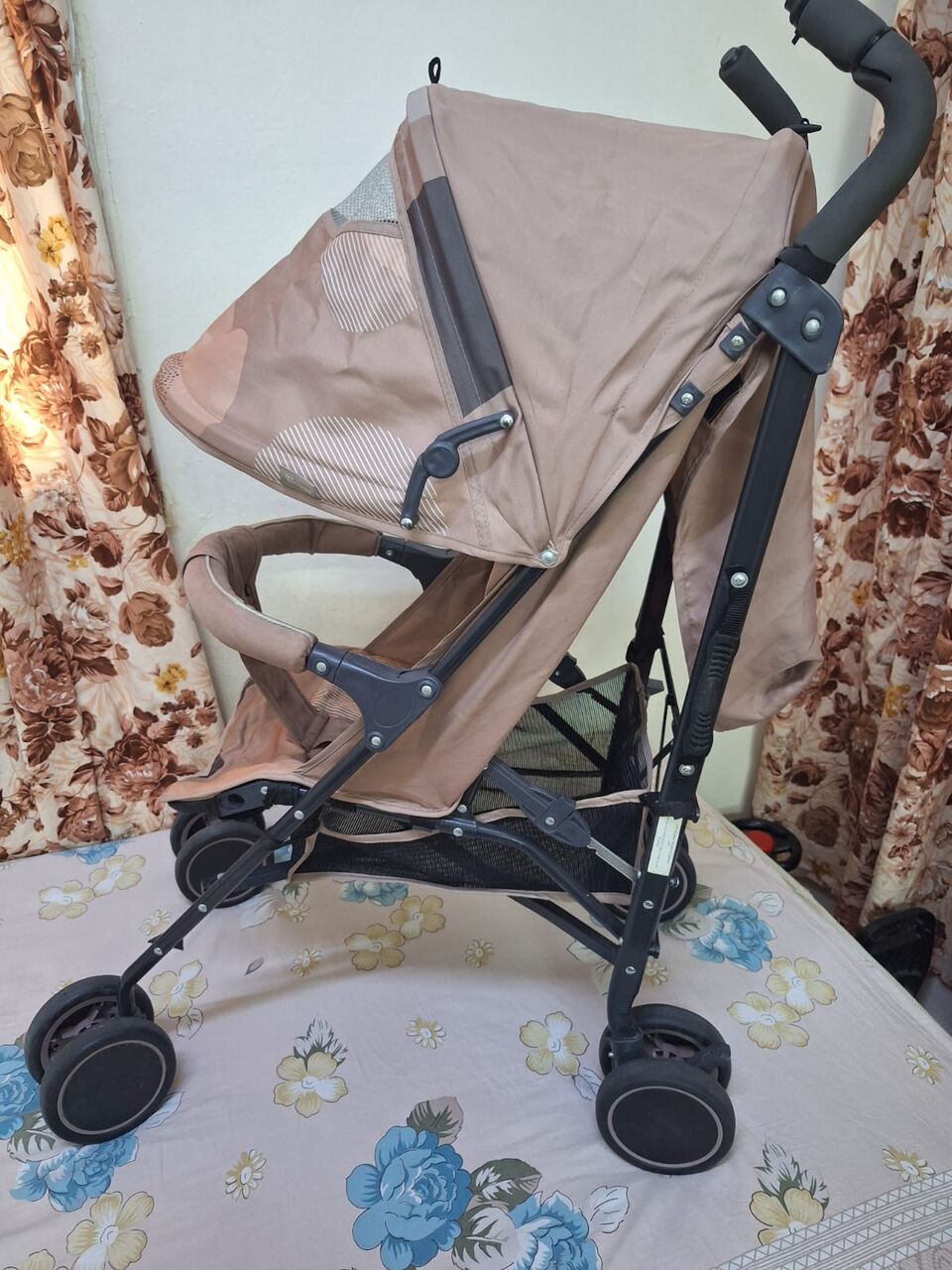 Riyadh, Baby & Kid Stuff, SAR 60,  RedTag Baby Stroller | Juniors Baby Carry Cot | Riyadh | SAR60