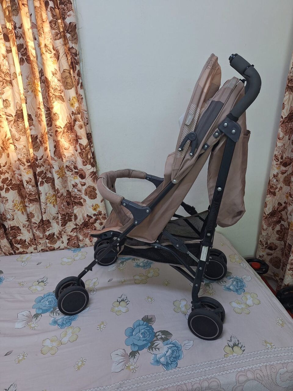 Riyadh, Baby & Kid Stuff, SAR 60,  RedTag Baby Stroller | Juniors Baby Carry Cot | Riyadh | SAR60