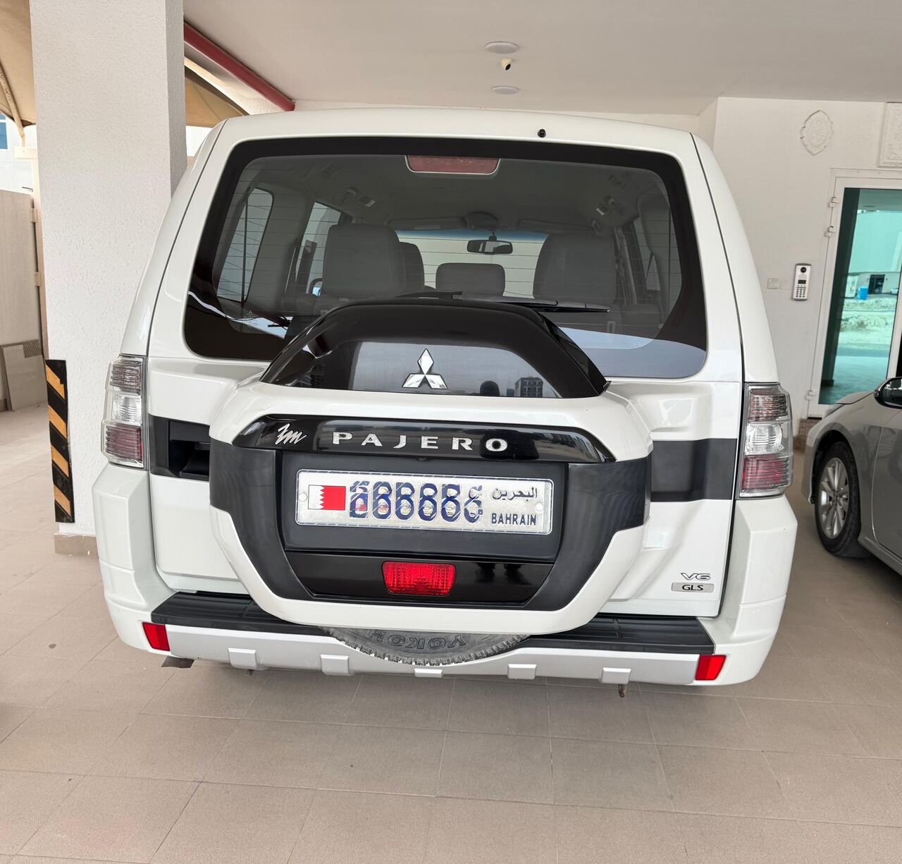 Manama, Vehicles, Cars & Trucks , BHD 7300,  Mitsubishi Pajero,  2020,  Automatic,  74000 KM,    GLS 00 Accident Only 74000 KLM, In Excellent Condition