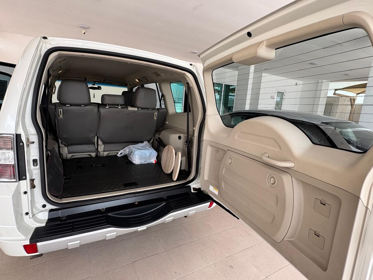 Manama, Vehicles, Cars & Trucks , BHD 7300,  Mitsubishi Pajero,  2020,  Automatic,  74000 KM,    GLS 00 Accident Only 74000 KLM, In Excellent Condition