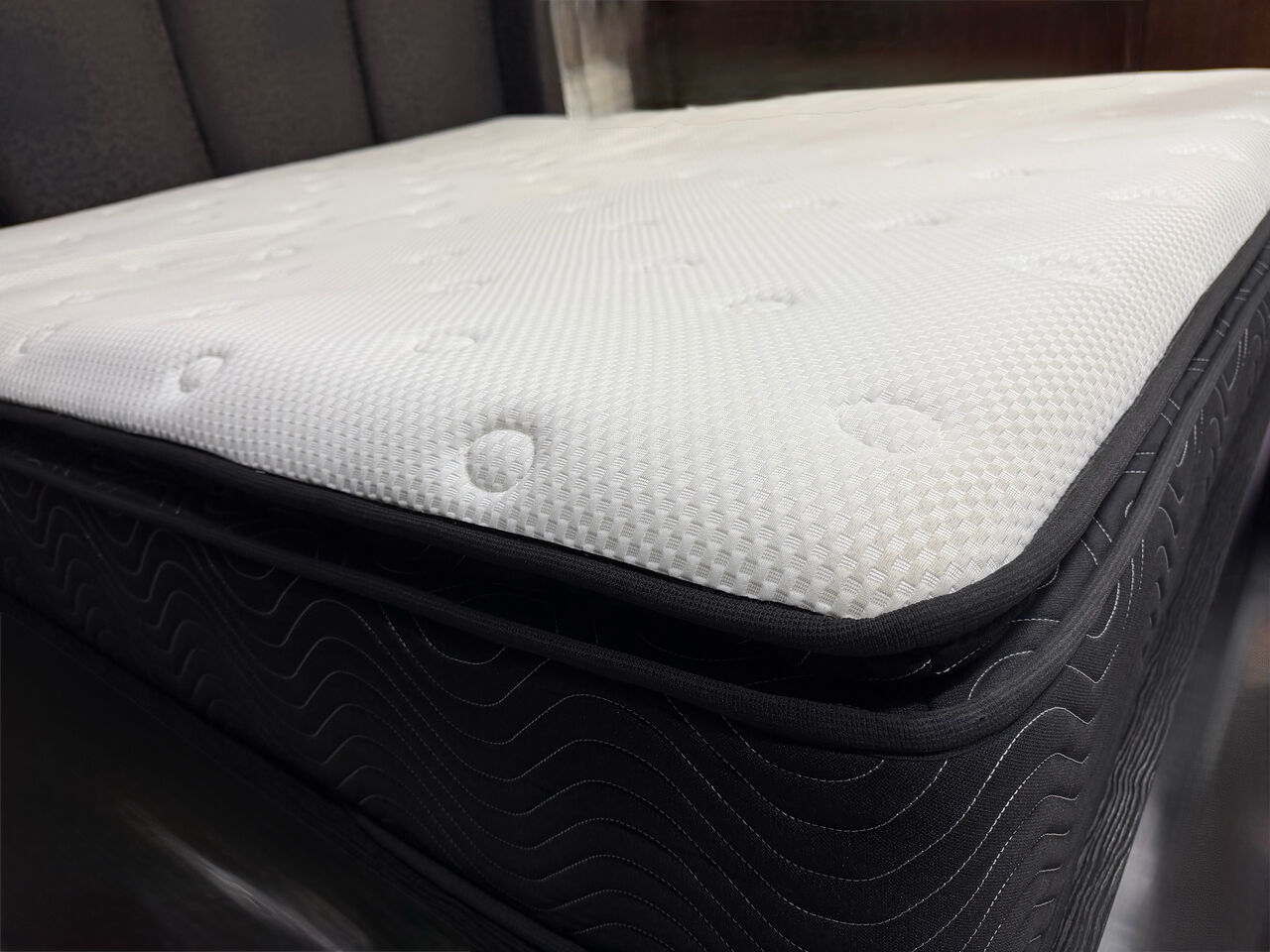 Busaiteen, Furniture, BHD 110,  AMERICAN POCKET SPRING With MEMORY FOAM HOTEL GRADE PREMIUM MATTRESS Size 180x200cm