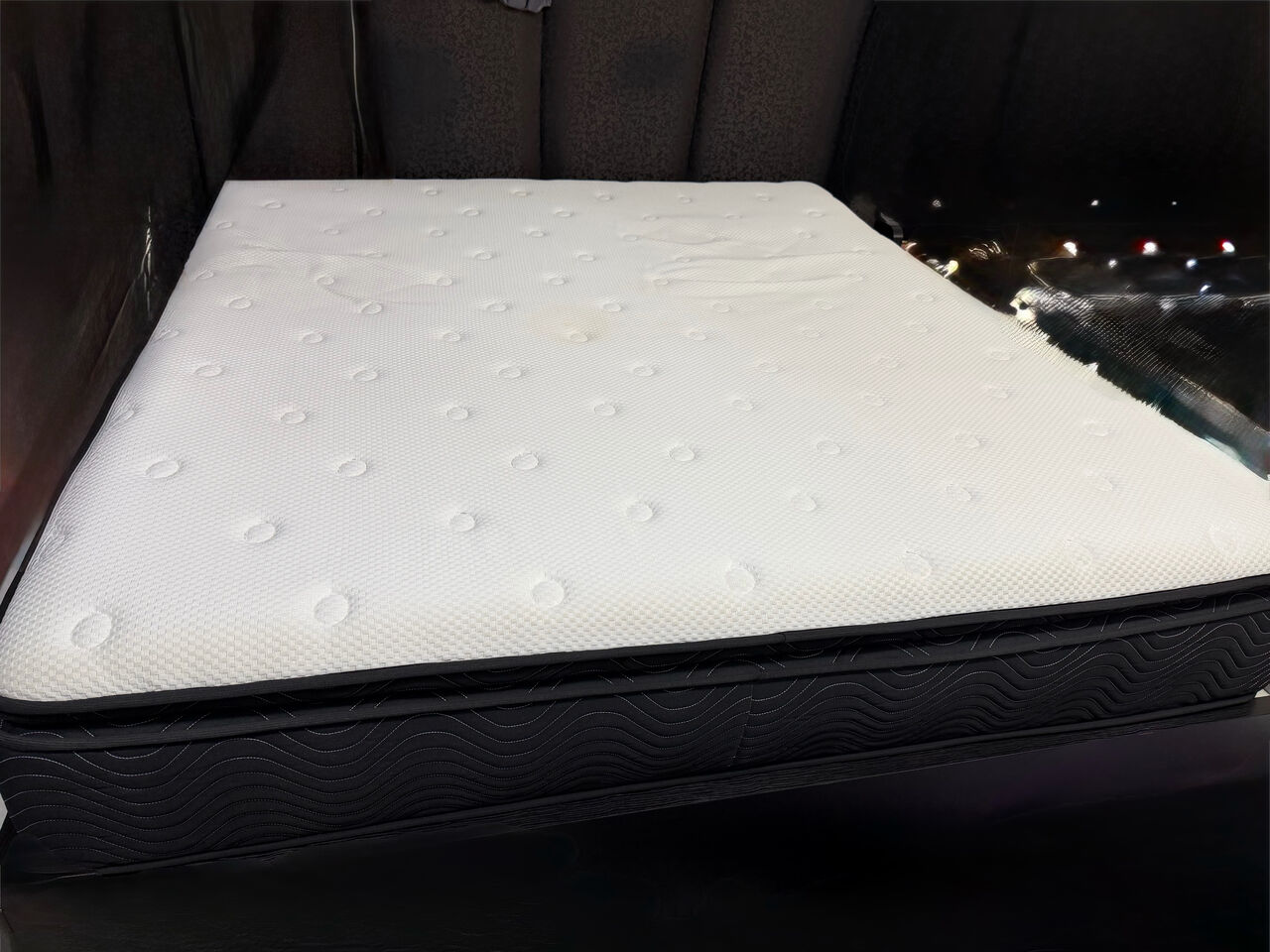 Busaiteen, Furniture, BHD 110,  AMERICAN POCKET SPRING With MEMORY FOAM HOTEL GRADE PREMIUM MATTRESS Size 180x200cm