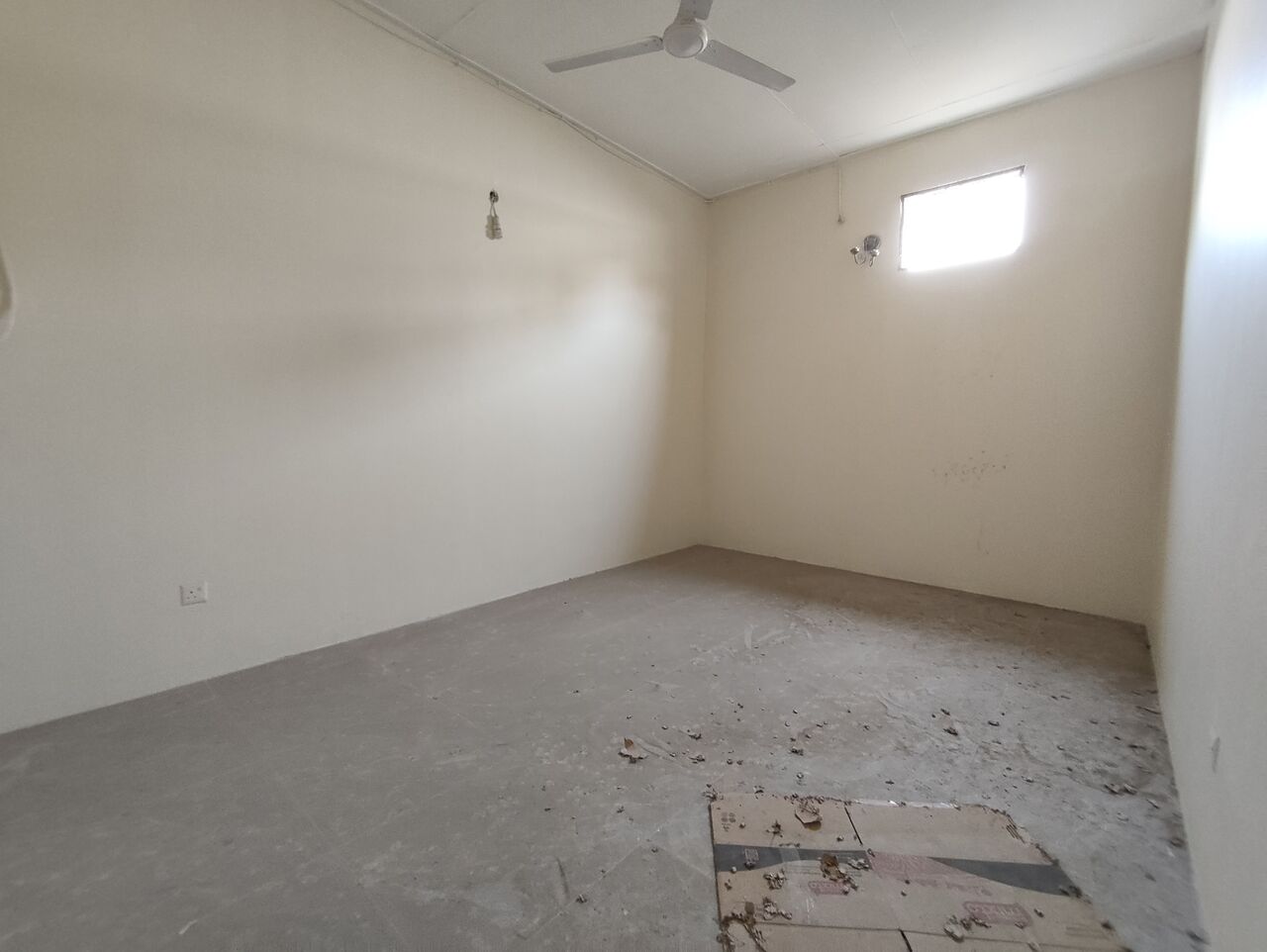 Salmaniya, Apartments, Flats, Houses & Villas, BHD 190/year,  3 BR,  Salmaniya:- 3Bhk Unfurnished Flat On Rent..