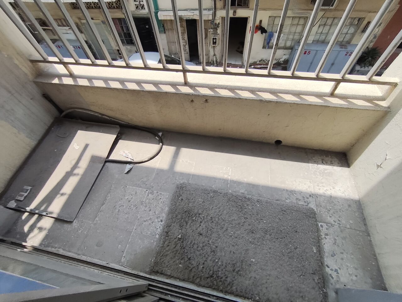 Salmaniya, Apartments, Flats, Houses & Villas, BHD 190/year,  3 BR,  Salmaniya:- 3Bhk Unfurnished Flat On Rent..