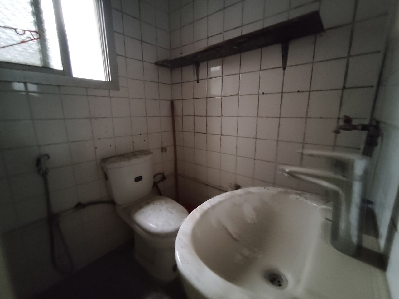 Salmaniya, Apartments, Flats, Houses & Villas, BHD 190/year,  3 BR,  Salmaniya:- 3Bhk Unfurnished Flat On Rent..