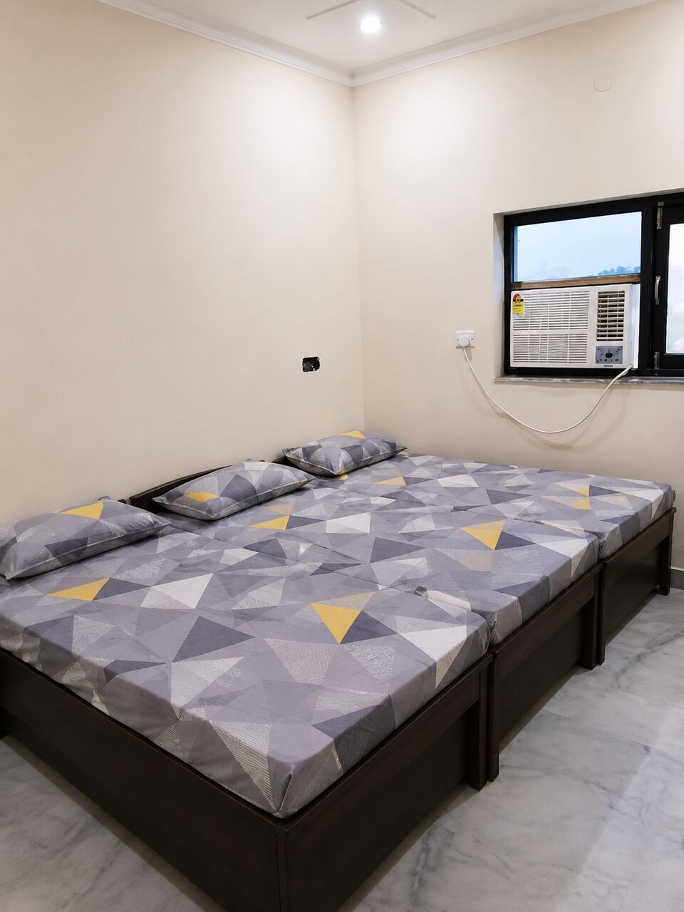 Gurugram, Apartments, Flats, Houses & Villas, INR 5000/month,  Furnished,  4 BR,  1840 Sq. Meter,  Shri Shyam PG In IMT Manesar  Gurgaon