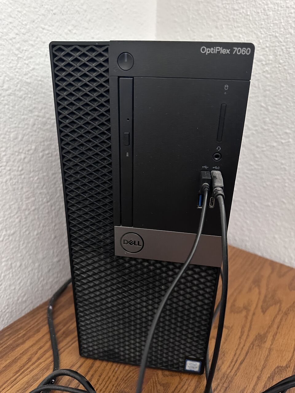 Riyadh, Computers, SAR 950,  Dell Optiplex 7060 I7 Processor , 1TB