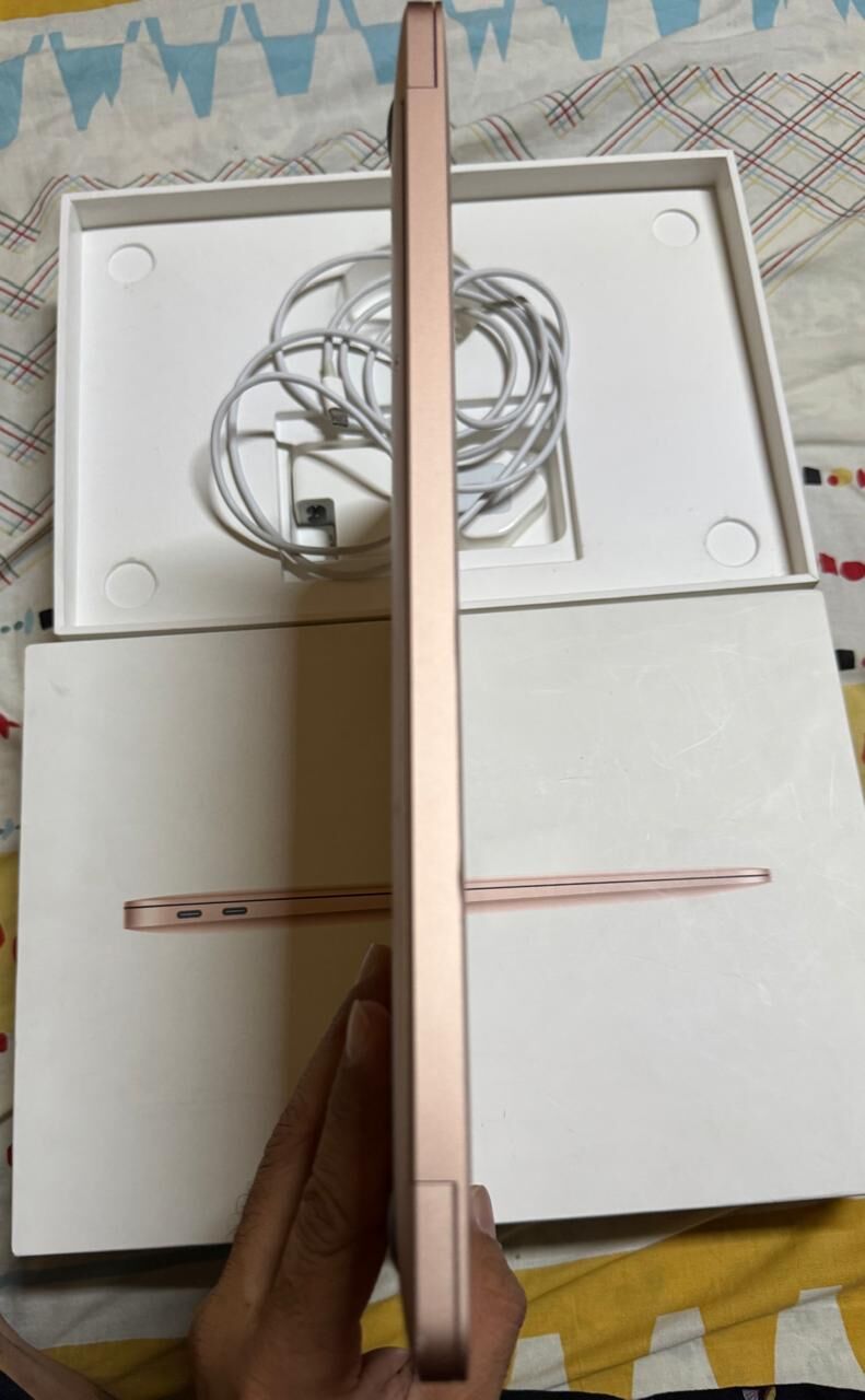 Dammam, Computers, SAR 1600,  Apple MacBook Air SAR 1600