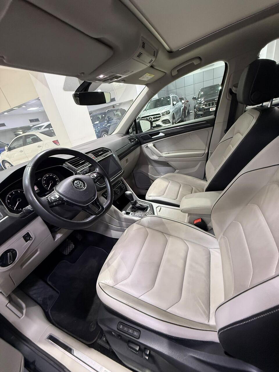 Manama, Vehicles, Cars & Trucks , BHD 3900,  Volkswagen Tiguan,  2018,  Automatic,  152500 KM,    (Grey)