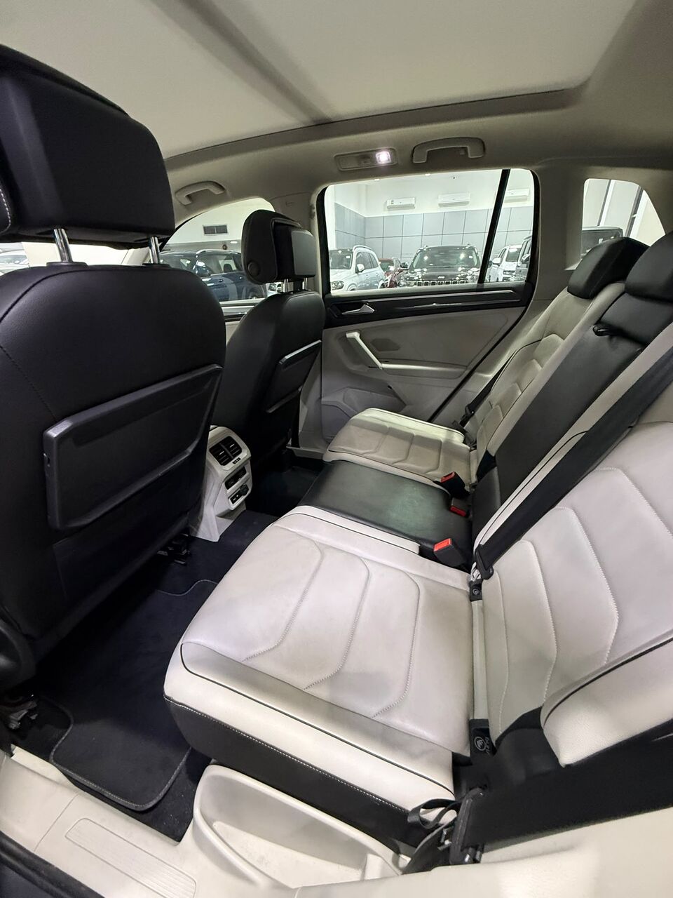 Manama, Vehicles, Cars & Trucks , BHD 3900,  Volkswagen Tiguan,  2018,  Automatic,  152500 KM,    (Grey)