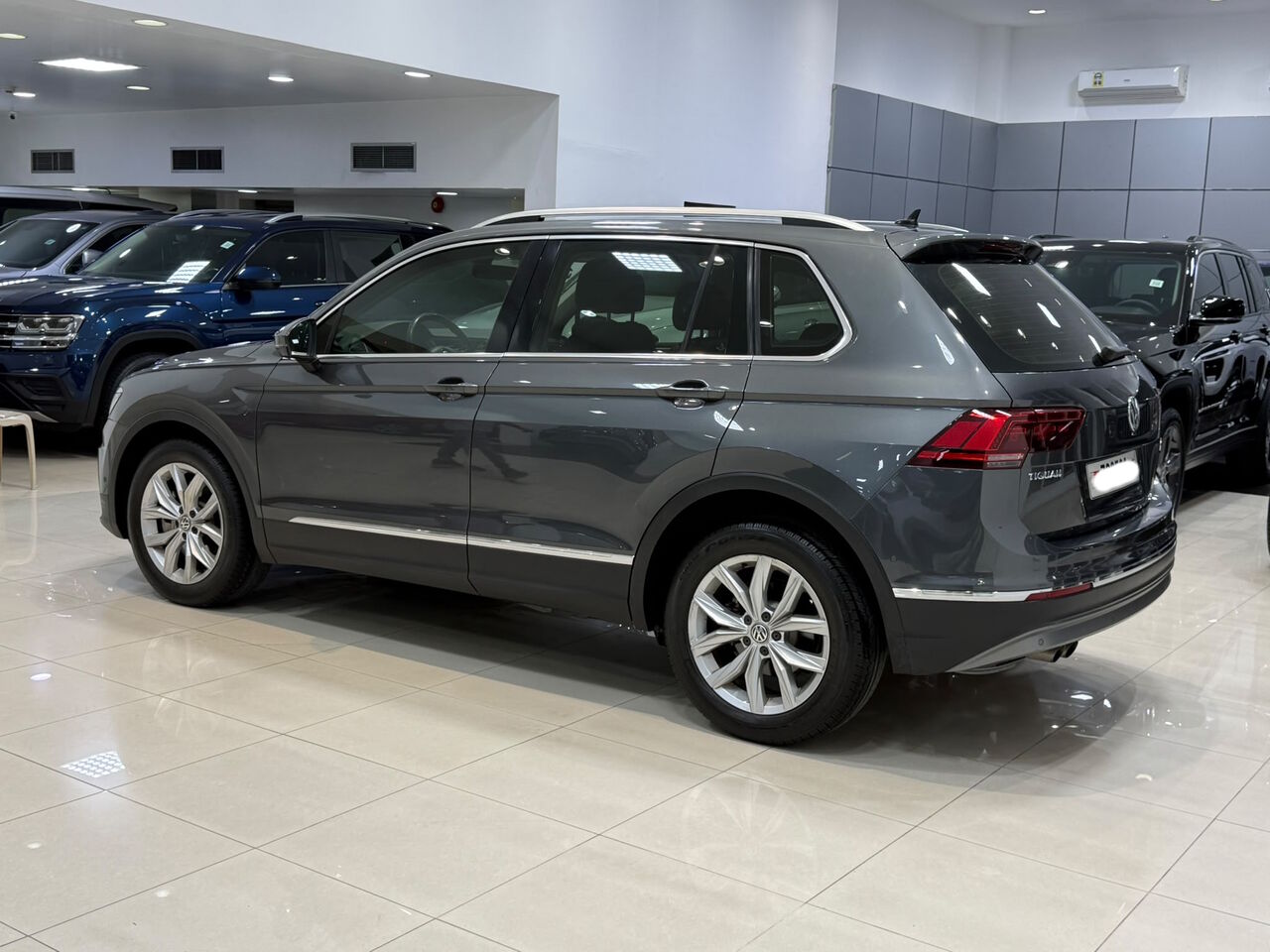 Manama, Vehicles, Cars & Trucks , BHD 3900,  Volkswagen Tiguan,  2018,  Automatic,  152500 KM,    (Grey)
