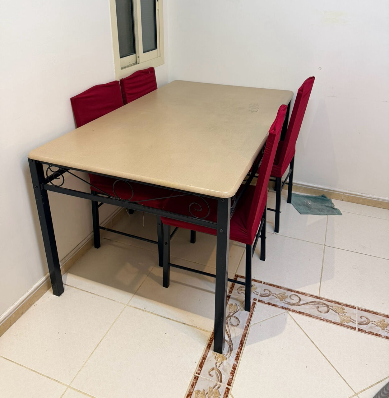 Khobar, Furniture, SAR 150,  Urgent Sale : Sofa/ Dining Table / Dressing Table