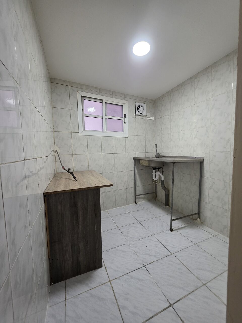 Hoora, Apartments, Flats, Houses & Villas, BHD 130/month,  @1BATHROOM Kitchen With Electricity