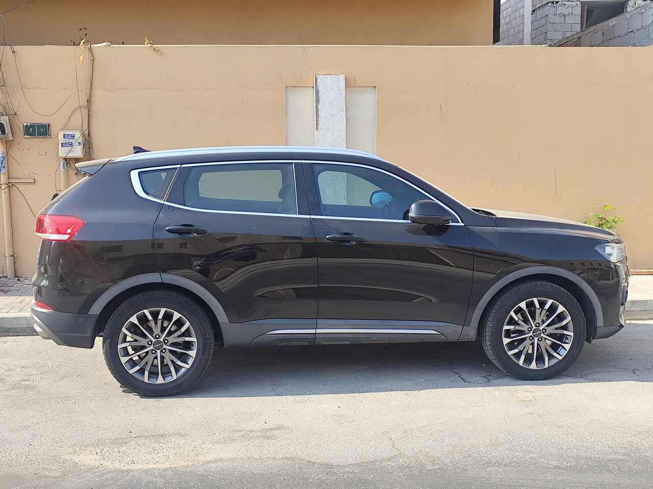 Jubail, Vehicles, Cars & Trucks , SAR 43000,  Haval H6,  2020,  Automatic,  102500 KM,   2.0T , FULL OPTION, BLACK COLOUR