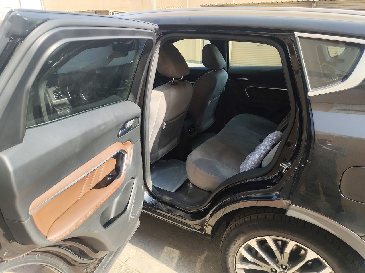 Jubail, Vehicles, Cars & Trucks , SAR 43000,  Haval H6,  2020,  Automatic,  102500 KM,   2.0T , FULL OPTION, BLACK COLOUR