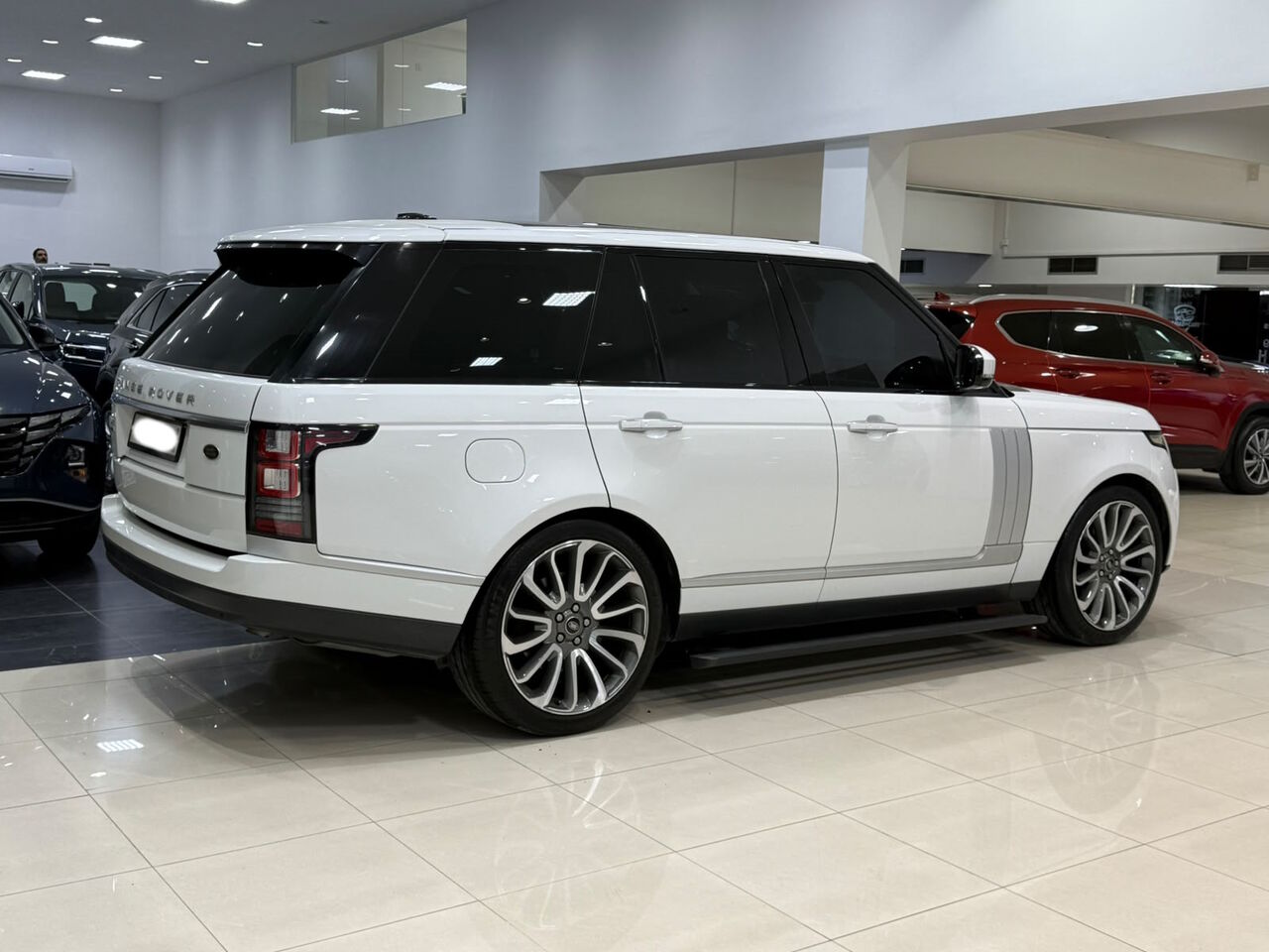 Manama, Vehicles, Cars & Trucks , BHD 7700,  Range Rover Vogue SE,  2016,  Automatic,  164600 KM,    (White)