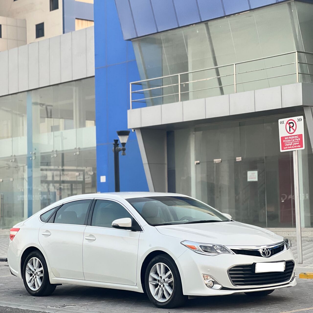 Riffa, Vehicles, Cars & Trucks , BHD 5800,  TOYOTA AVALON XLE 2015 WHITE,  2015,  Automatic,  99000 KM,