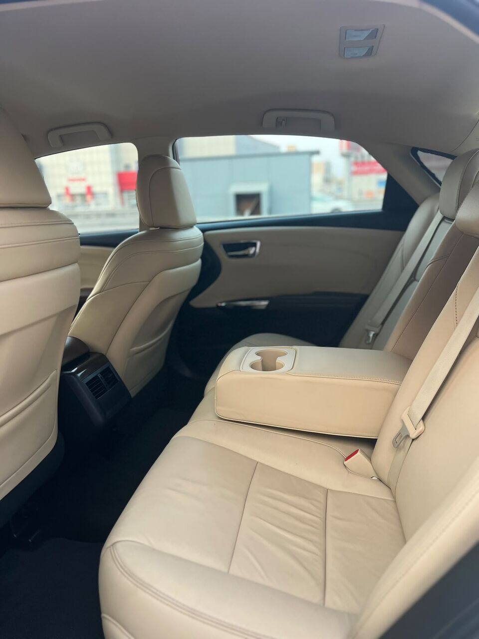 Riffa, Vehicles, Cars & Trucks , BHD 5800,  TOYOTA AVALON XLE 2015 WHITE,  2015,  Automatic,  99000 KM,