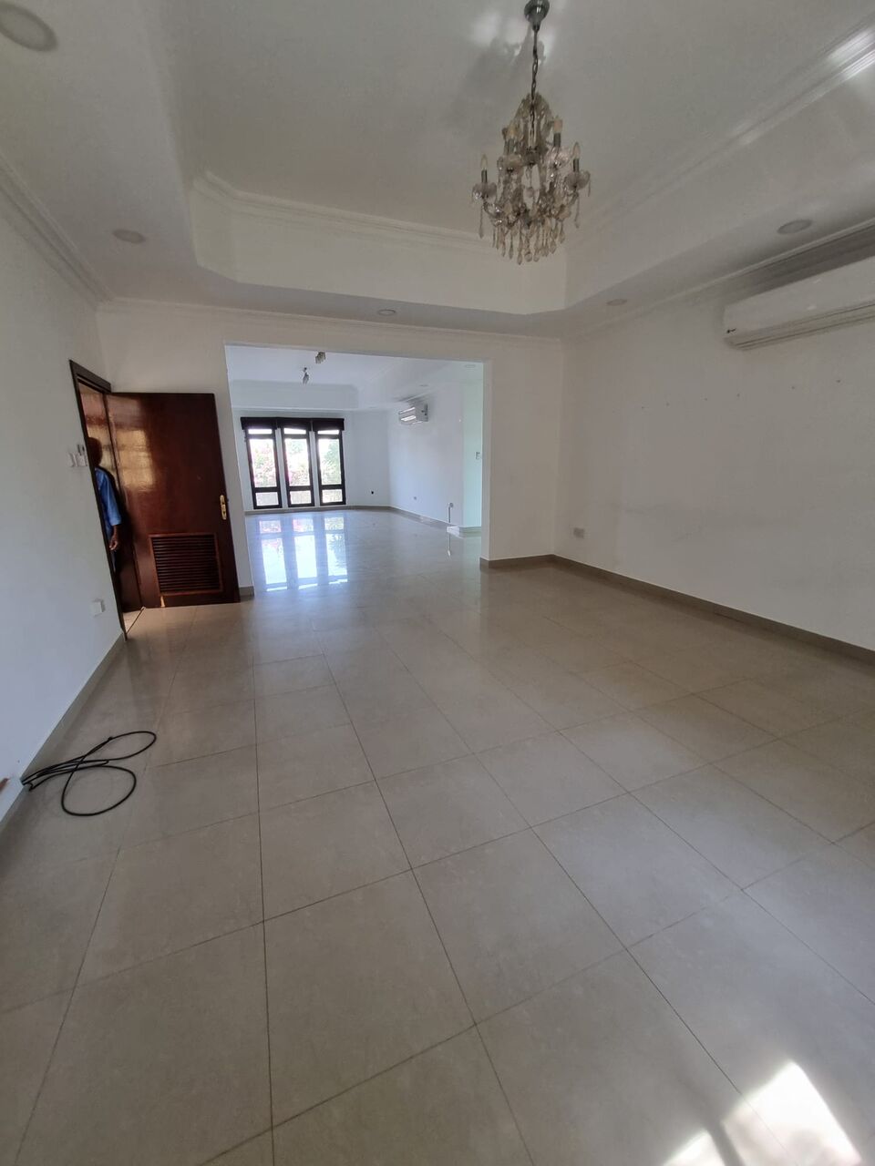 Saar, Villas, BHD 850,  @5BATHROOM Hall Kitchen Without Electricity  Car Parking  Villa For Rent
