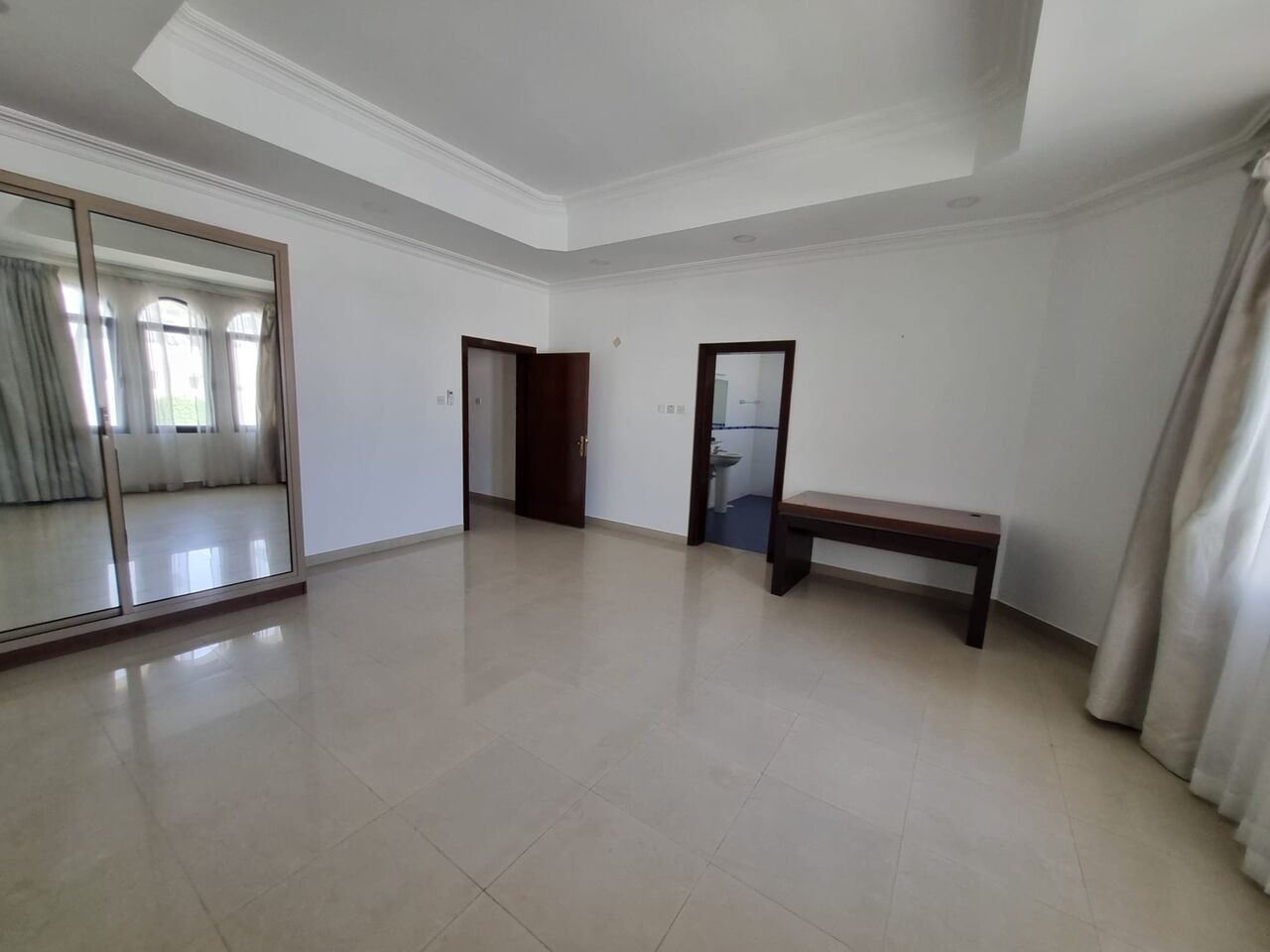 Saar, Villas, BHD 850,  @5BATHROOM Hall Kitchen Without Electricity  Car Parking  Villa For Rent