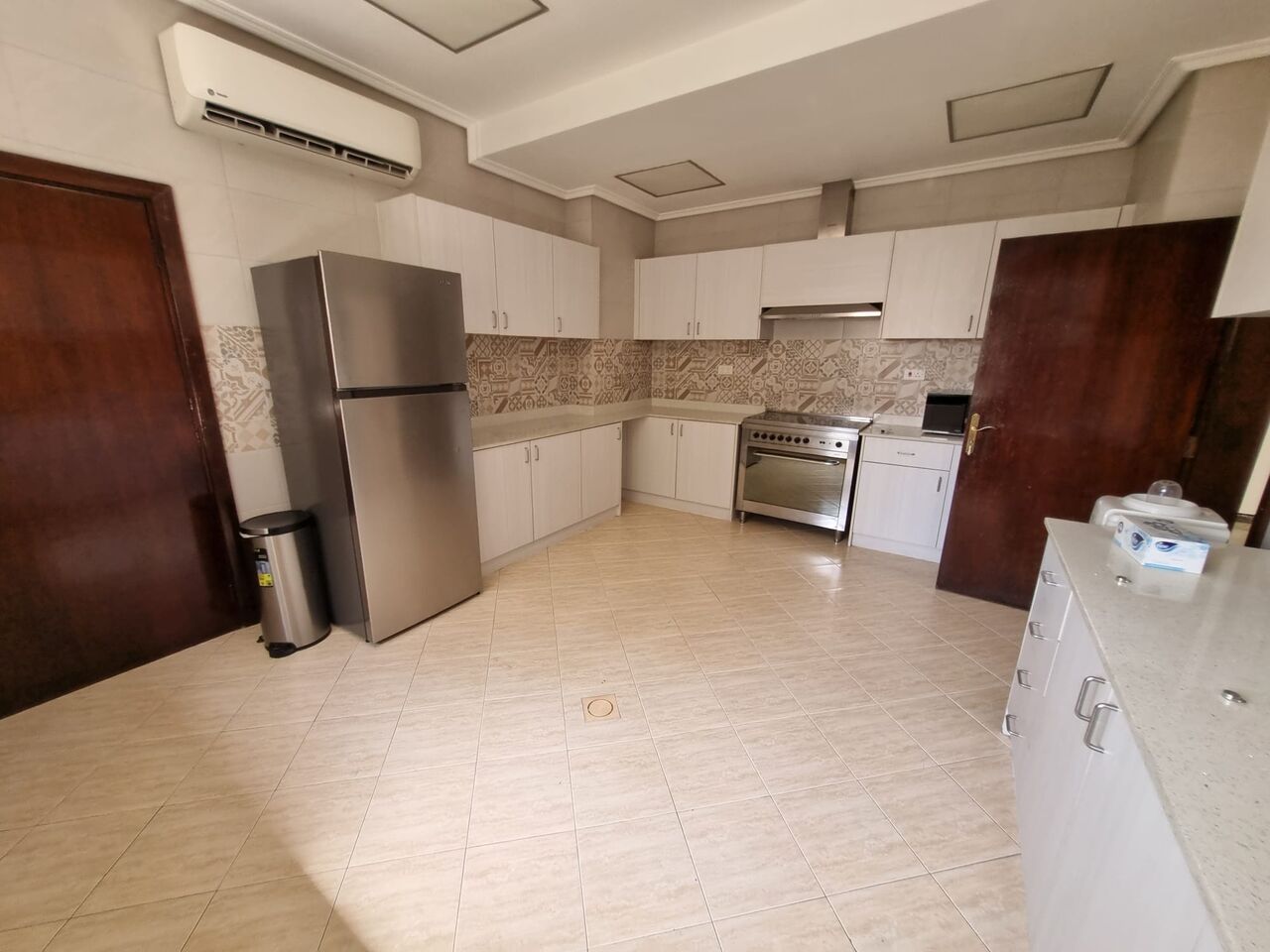 Saar, Villas, BHD 850,  @5BATHROOM Hall Kitchen Without Electricity  Car Parking  Villa For Rent