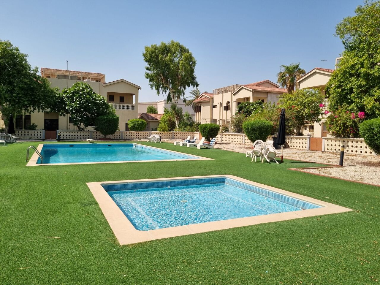 Saar, Villas, BHD 850,  @5BATHROOM Hall Kitchen Without Electricity  Car Parking  Villa For Rent