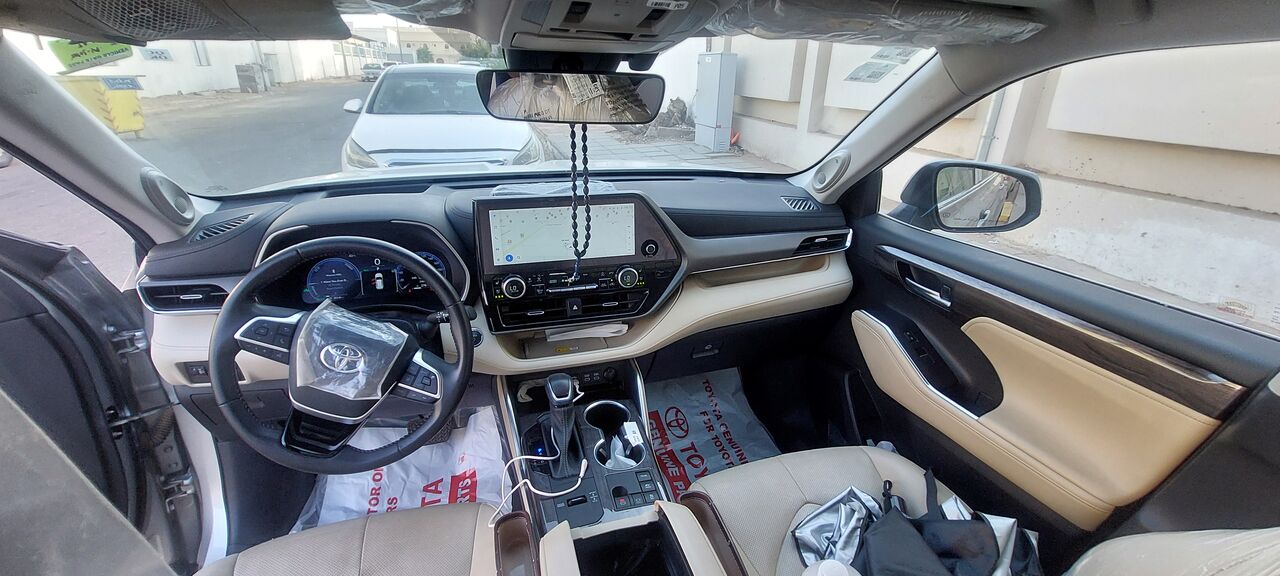 Tabuk City, Vehicles, Cars & Trucks , SAR 165000,  Toyota Highlander Hybrid Limited Edition (Top-End Version),  2023,  Automatic,  77681 KM,  FOR SALE: Toyota Highlander Hybrid Limited Edition (Top-End Version) &ndash;  Model